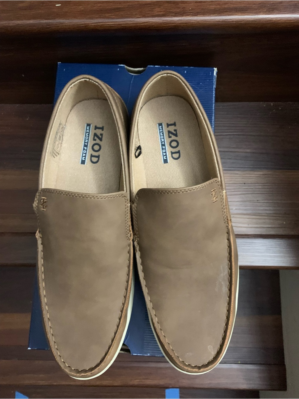 New Izod Men's Tan Slip-On Casual Loafers. Size 10.5